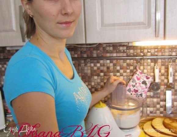 Суфле готовлю в своем маленьком помощнике;) компактном комбайне Tefal.