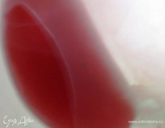 Только после полного остывания добавляем сироп. Таким образом, Вы сохраните аромат клубничного сиропа.