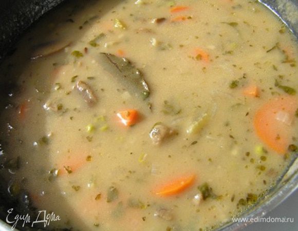 и тушить на слабом огне 30-35 минут или пока овощи не будут готовы. 