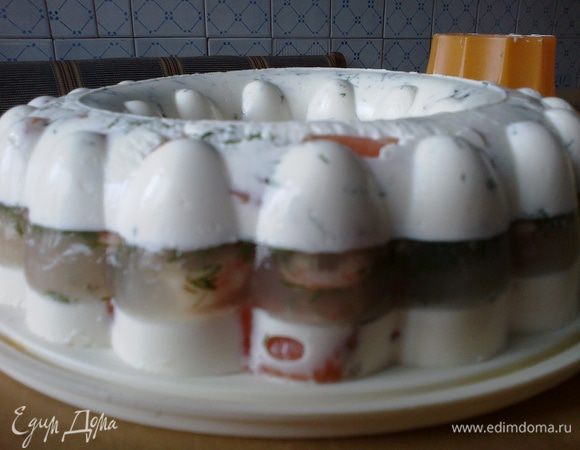 Аккуратно вынуть из формы на сервировочное блюдо.