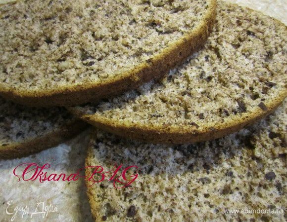 Каждый разрезать на два коржа.