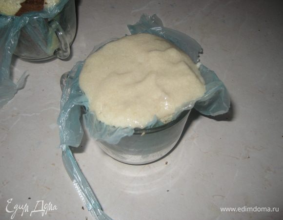 Выкладываем мусс в формочки и охлаждаем в холодильнике несколько часов.