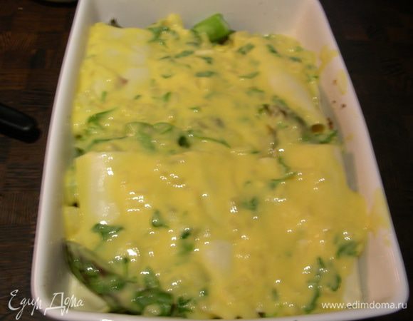 Заливаем как следует соусом.
