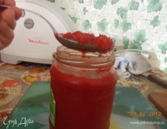 Когда проварится до мягкости, добавить зажарку, лавровый лист и посолить(у меня такая приправа)