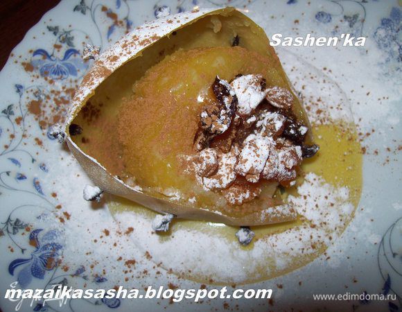 А если кожицу яблока все - таки разорвало не расстраивайтесь и скажите, что так должно быть.)..у вас получилось яблоко в КАПЮШОНЕ.)