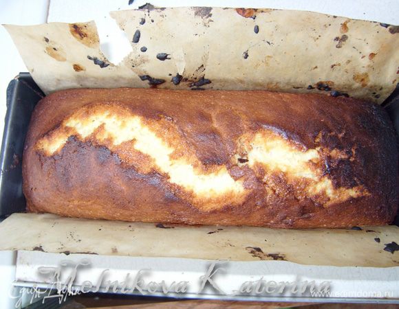 Отправить в выпекаться в духовку на 30 минут при 180 градусах (до зарумянивания). 