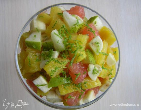 разложить по салатницам, полить мятным сиропом, посыпать цедрой лайма.