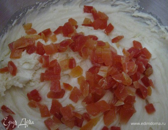 Добавляем в тесто 