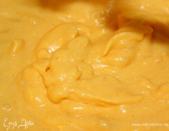 Добавить творожный сыр, крахмал, тыквенное пюре.
