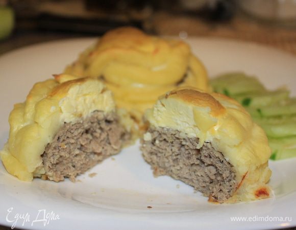 Поставить в духовку, разогретую до 180 градусов на 20-25 минут. Приятного аппетита! :)