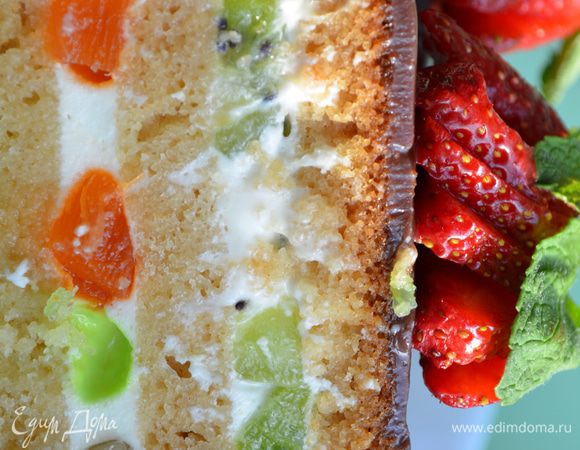 Глазурь по рецепту Снежинки Татьяны. В кастрюльке или сотейнике растапливаем на водяной бане сливочное масло. Добавляем сахарную пудру и какао, хорошо вымешиваем до растворения и однородности.
Добавляем сметану, размешиваем. Теперь кладем поломанный на кусочки шоколад, и постоянно помешивая, доводим шоколад до растворения. Снимаем с огня. Даем немного остыть.  Покрываем глазурью выпечку и украшаем. МИР ВАМ!
