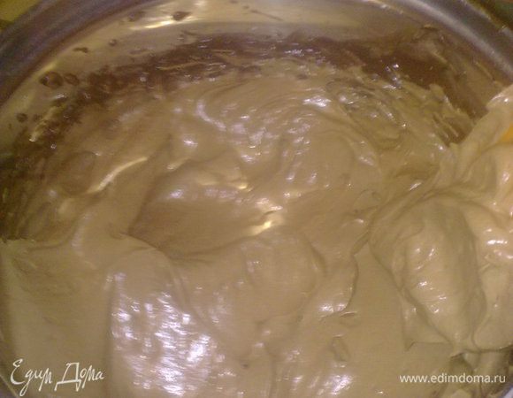 Крем ганаш: Сливки хорошо нагреваем(не кипятить!!!). Снимаем с огня. Поломать шоколад и добавить в сливки. Мешать до полного растворения шоколада. Когда масса остынет добавляем слив. масло комнатной температуры и начинаем взбивать.