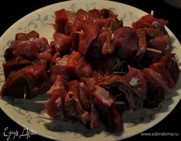 Если шпажки длинные  поломать на половинки.
