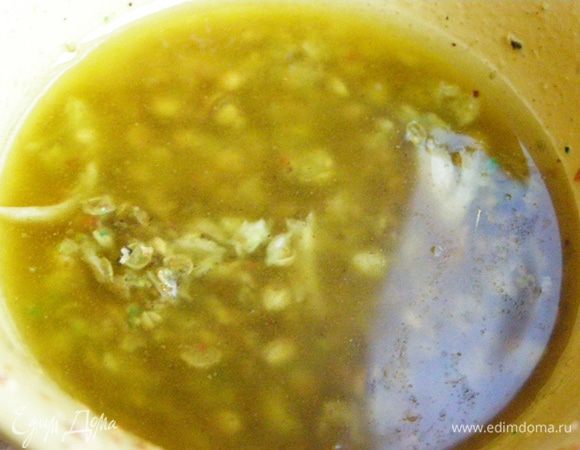 смешаем с маслом и соком лимона