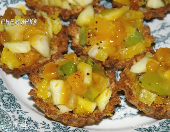 Поливаем соусом.