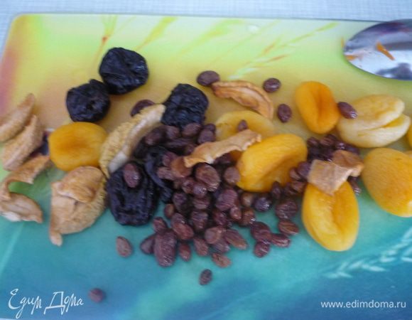 Рис и сухофрукты промыть