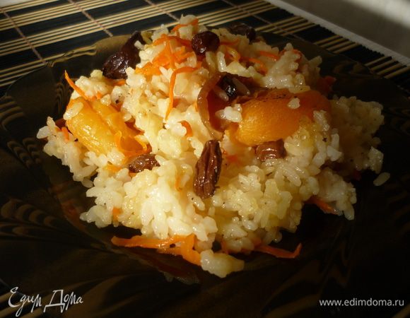 Закрыть крышкой... Через 10 минут плов готов.