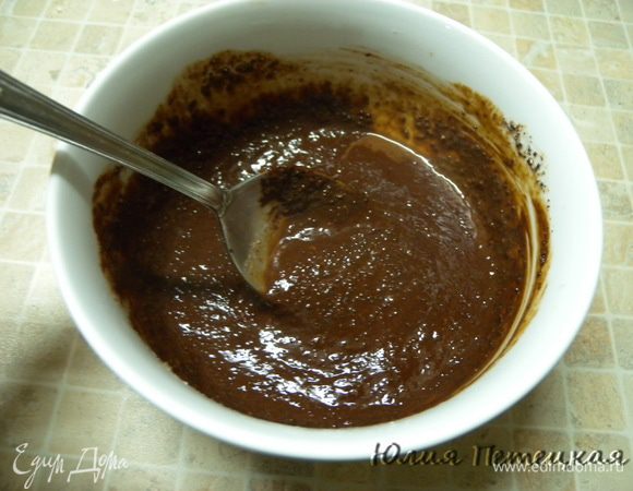 Получился такой себе шоколадный крем. Кстати, мне очень понравилось сочетание шоколада с маком. Теперь  буду пробовать это сочетание и в других десертах. Это точно. 