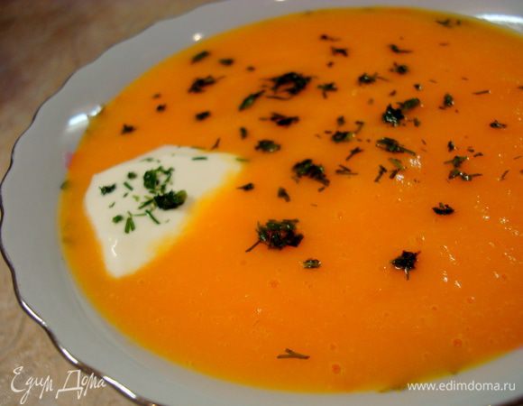 Подаем со сметанкой и мелкорубленой зеленью… Можно также присыпать тертым сыром…