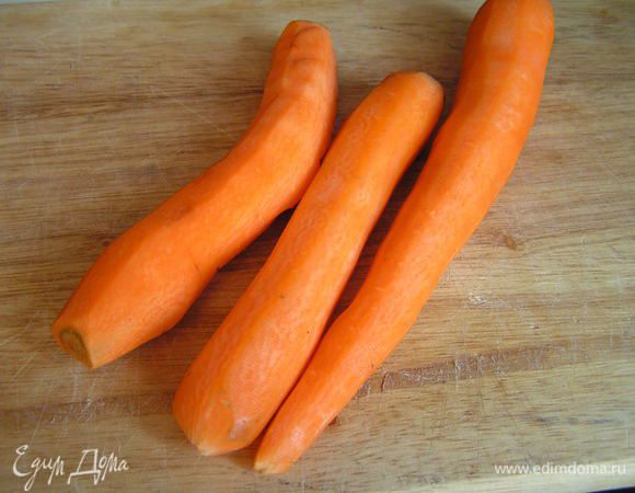 Морковь почистить