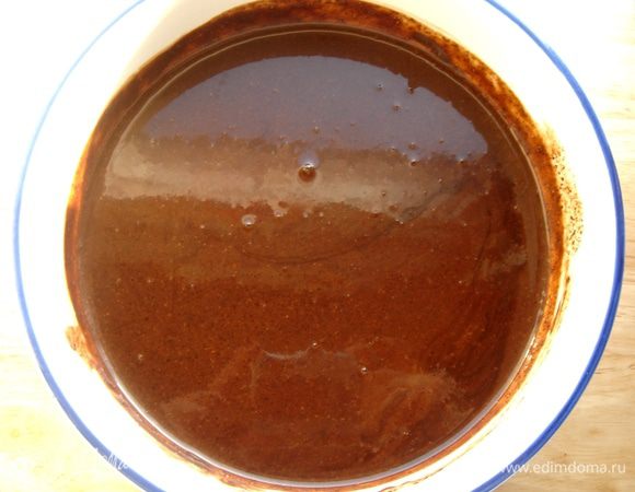 Сливки смешать с сахаром,кофе и довести до кипения.Шоколад разломать на кусочки.Горячими сливками залить шоколад и размешивать до полного растворения.