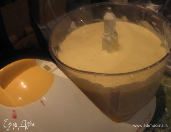 Получаем красивую нежную смесь теста.
