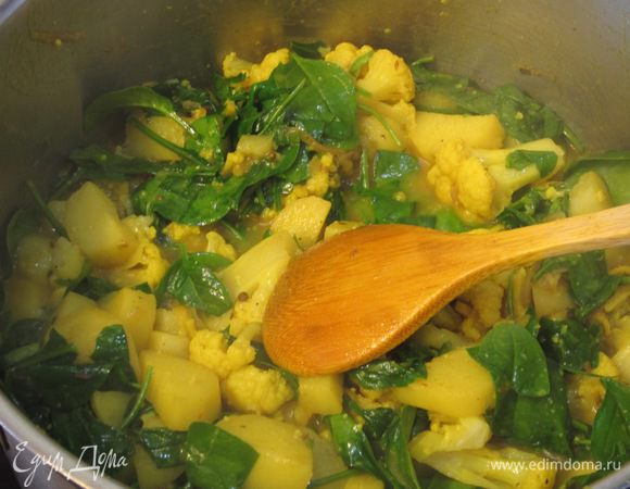 Снова доведите до кипения, накройте металлической крышкой и поставьте в духовку на 20 минут.