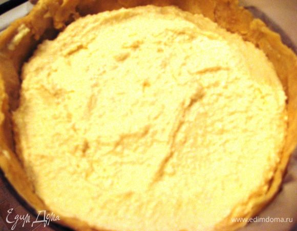 Выкладываем нашу творожную массу. 