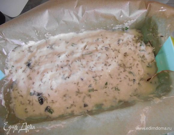 Смажьте хлеб, украсьте травами, я сделала с помощью сушёного розмарина. Выпекайте при 180 гр. 40-45 минут.