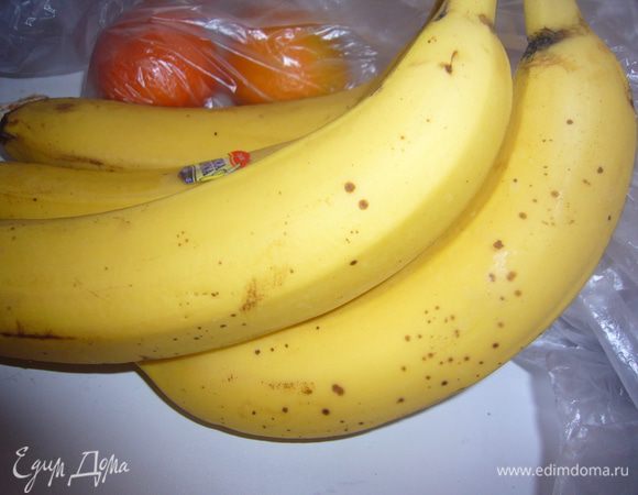 нарезать бананы дольками