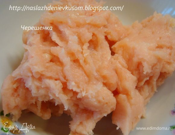 Куриное филе (можно взять филе индейки) перемолоть в блендере или перекрутить через мясорубку…