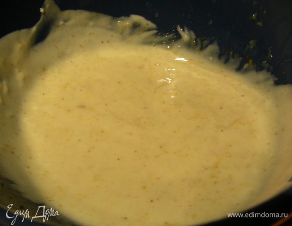 Смешиваем все ингредиенты для заправки (кроме базилика).
