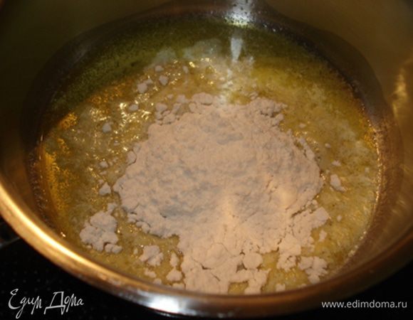 всыпать муку