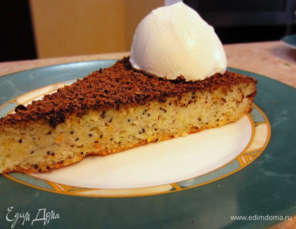 Мне не очень нравится мак внутри изделий, но здесь он как-то замечательно "затесался" среди других ингредиентов. К сожалению я не успел за женой и пошаговых фотографий нет. Тем не менее постараюсь довольно подробно описать процесс.