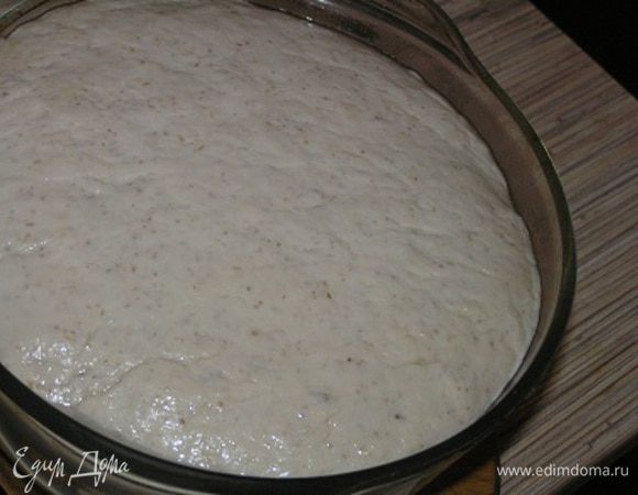  Через 3-4 часа тесто увеличится почти вдвое - можно выпекать. Духовку разогреть до 240*С выпекать хлеб 30 минут, затем снизить температуру до 200*С и выпекать еще 10-15 минут до румяного цвета.