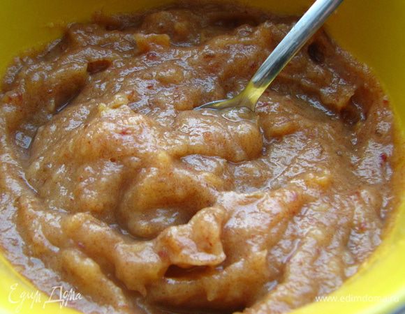 P.S.: 
Когда мой сынок был меньше, я ему это блюдо подавала в виде пюре (измельчала с помощью блендера), так достигала необходимой нежной консистенции и распределяла равномерно сладость.