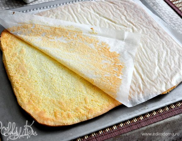 Выпеченный бисквит