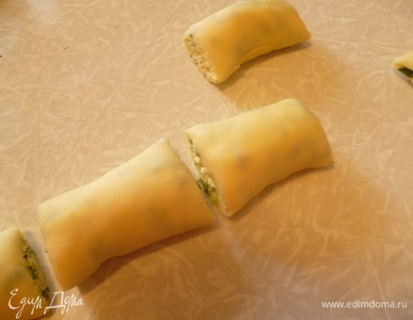 Нарезать на кусочки длиной 5-6см.