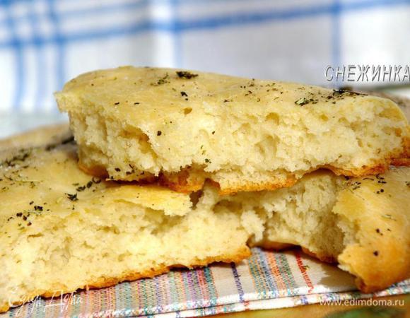 Фокаччу лучше не резать, а отламывать, так вкуснее)) Buon appetito!