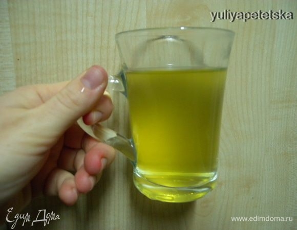 Сварить бульон, мясо достать, нарезать небольшими кусочками, бульон процедить. Бульон по рецепту http://www.edimdoma.ru/recipes/36268