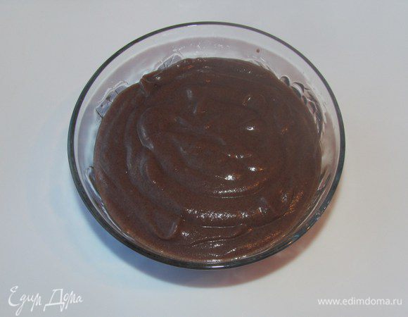 Остудить и переложить в чистые сухие баночки.