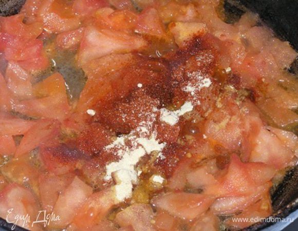 добавить зелень, соль, сахар и приправы.
