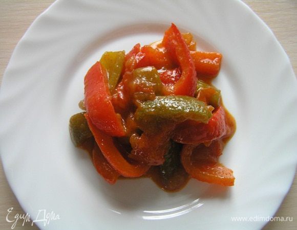 Подавать как холодную закуску. Хотя мы и теплой ели, все равно очень вкусно! :)
