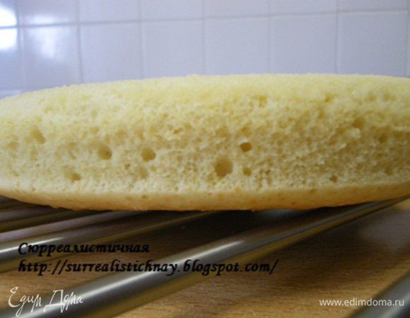 Даем остыть полностью нашему бисквиту на решетке. Затем при необходимости режим на необходимое количество коржей. 