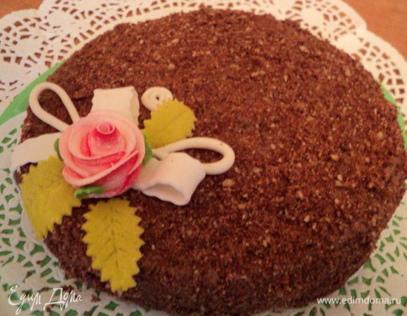 Готовый торт можно украсить цветочками из мастики. Приятного аппетита!