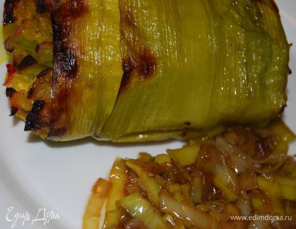 Рыбка в листьях тоже вкусно запеклась.