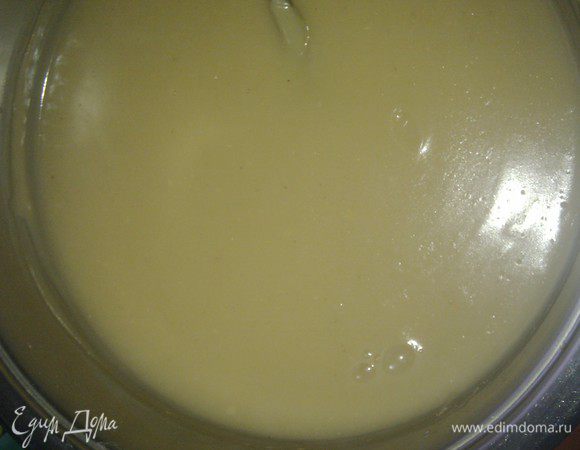 Ставим наш тум на медленный огонь и, постоянно помешивая, провариваем до загустения минут 20. Если не мешать-будет с комочками!