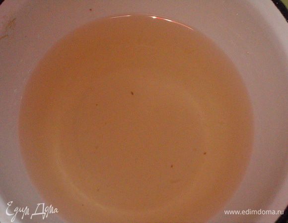 для сиропа смешать лимонный сок,воду,сахар и нагреть до растворения сахара,после чего прокипятить в течение 5 минут