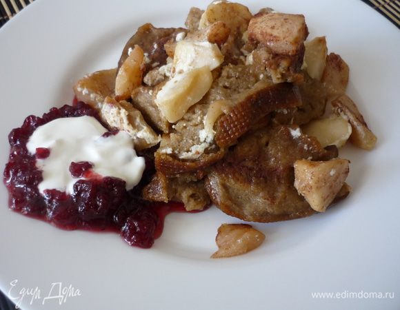 ... с брусничным вареньем и сметаной... 