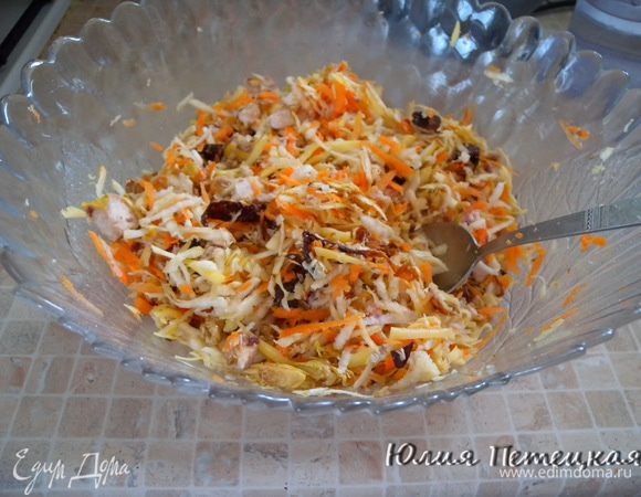 Все перемешать и заправить небольшим количеством растительного масла. Оставить пропитаться минимум на час. А вкуснее всего сделать на ночь и позавтракать - зарядится на весь день.